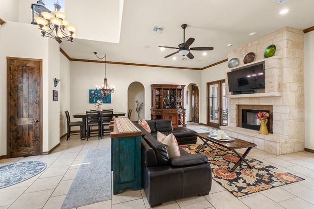 3801-1 E Club House Rd, Kerrville, TX 78028