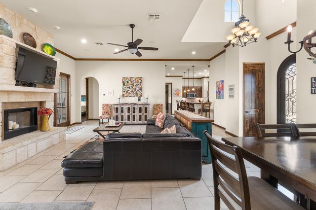 3801-1 E Club House Rd, Kerrville, TX 78028