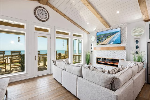 2631 Holiday, Crystal Beach, TX 77650