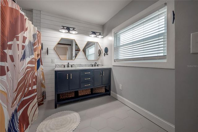 3810 N TAMPA STREET, Tampa, FL 33603