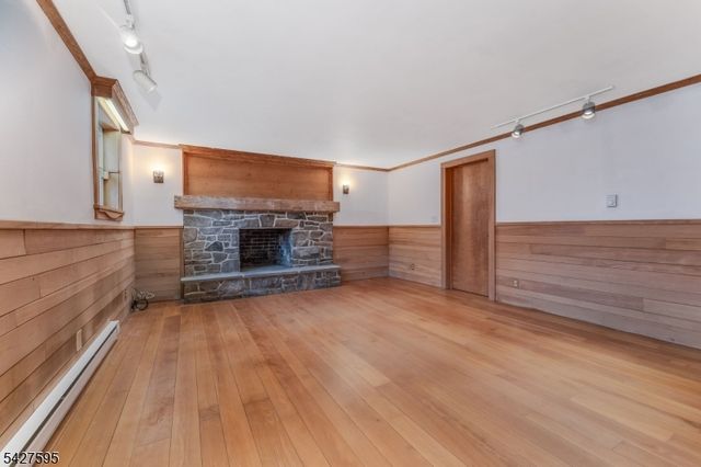 34 Berk Ln, Lebanon Twp., NJ 08826