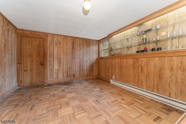 34 Berk Ln, Lebanon Twp., NJ 08826