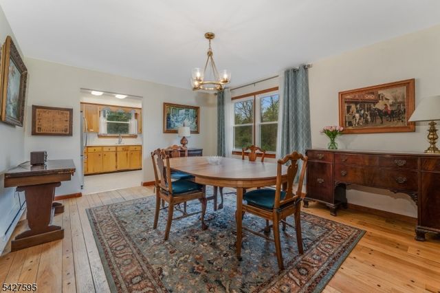34 Berk Ln, Lebanon Twp., NJ 08826