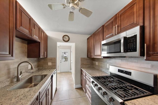 6025 SHORE BOULEVARD S 107, Gulfport, FL 33707