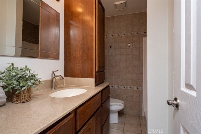 700 W La Veta A1, Orange, CA 92868