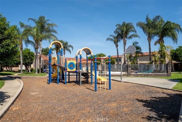 700 W La Veta A1, Orange, CA 92868