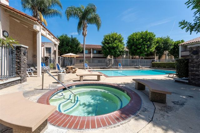 700 W La Veta A1, Orange, CA 92868