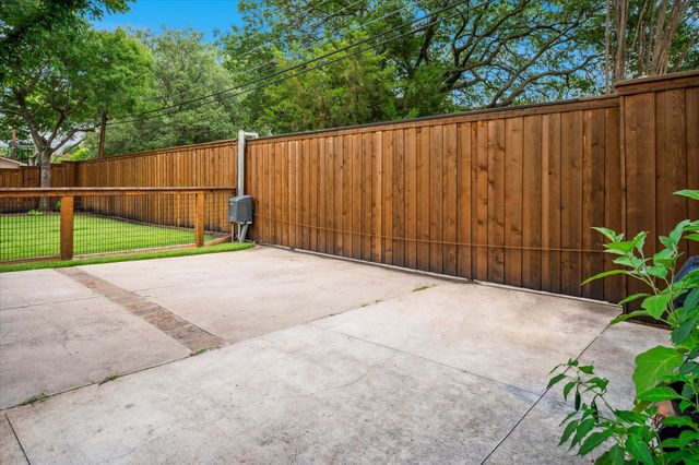 3334 Regent Drive, Dallas, TX 75229