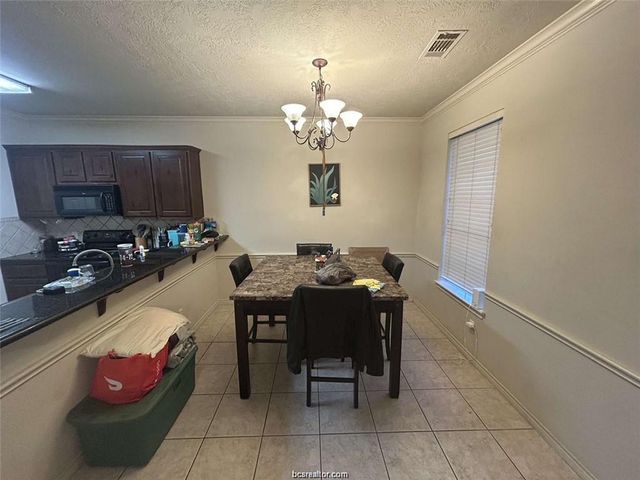 223 Forest Drive, College Station, TX 77840