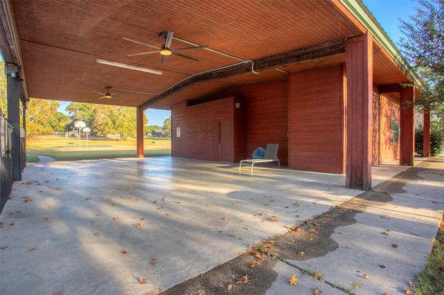 5 W Forest Drive, Huntsville, TX 77340