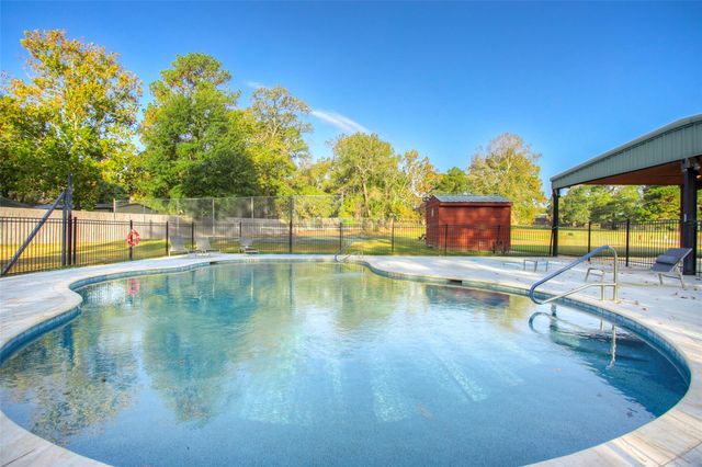 5 W Forest Drive, Huntsville, TX 77340