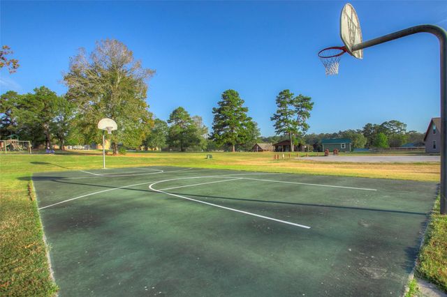 5 W Forest Drive, Huntsville, TX 77340