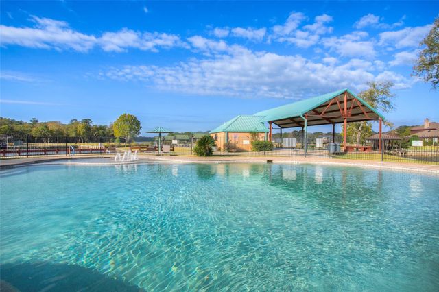 5 W Forest Drive, Huntsville, TX 77340