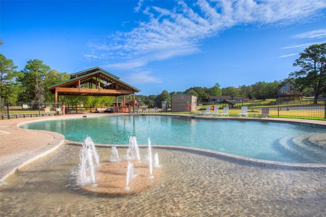 5 W Forest Drive, Huntsville, TX 77340