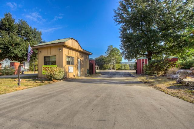 5 W Forest Drive, Huntsville, TX 77340