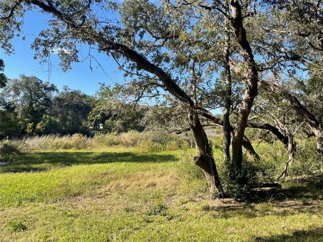 341 Cr 355, Elmaton, TX 77440