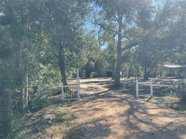 341 Cr 355, Elmaton, TX 77440