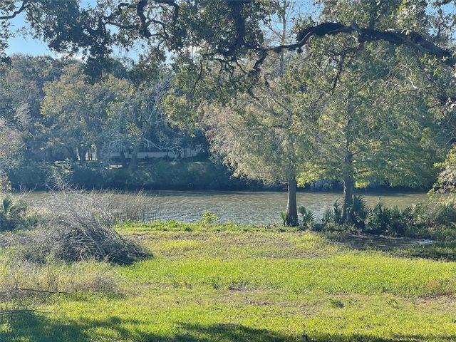 341 Cr 355, Elmaton, TX 77440