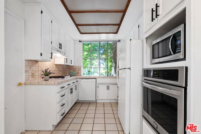 1375 Kelton Avenue 104, Los Angeles, CA 90024