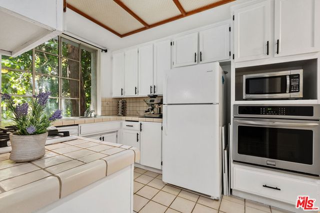 1375 Kelton Avenue 104, Los Angeles, CA 90024
