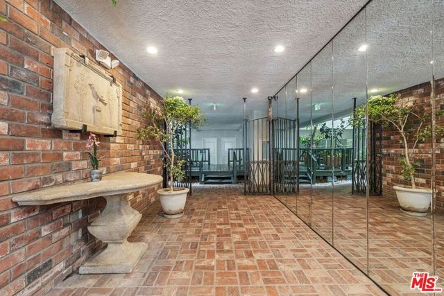 1375 Kelton Avenue 104, Los Angeles, CA 90024