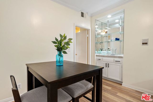 1375 Kelton Avenue 104, Los Angeles, CA 90024