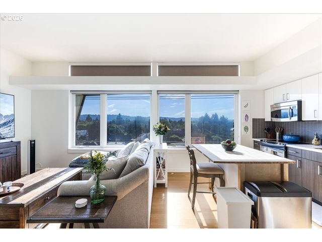 1455 N KILLINGSWORTH St 404, Portland, OR 97217