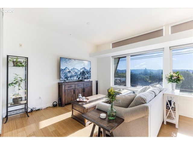 1455 N KILLINGSWORTH St 404, Portland, OR 97217