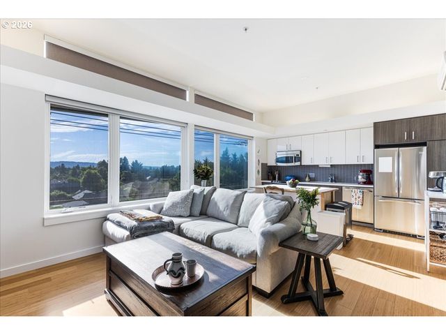 1455 N KILLINGSWORTH St 404, Portland, OR 97217