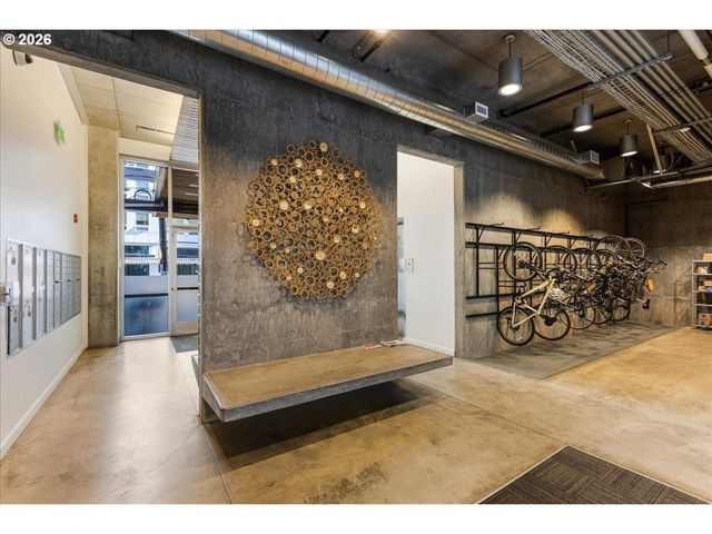 1455 N KILLINGSWORTH St 404, Portland, OR 97217