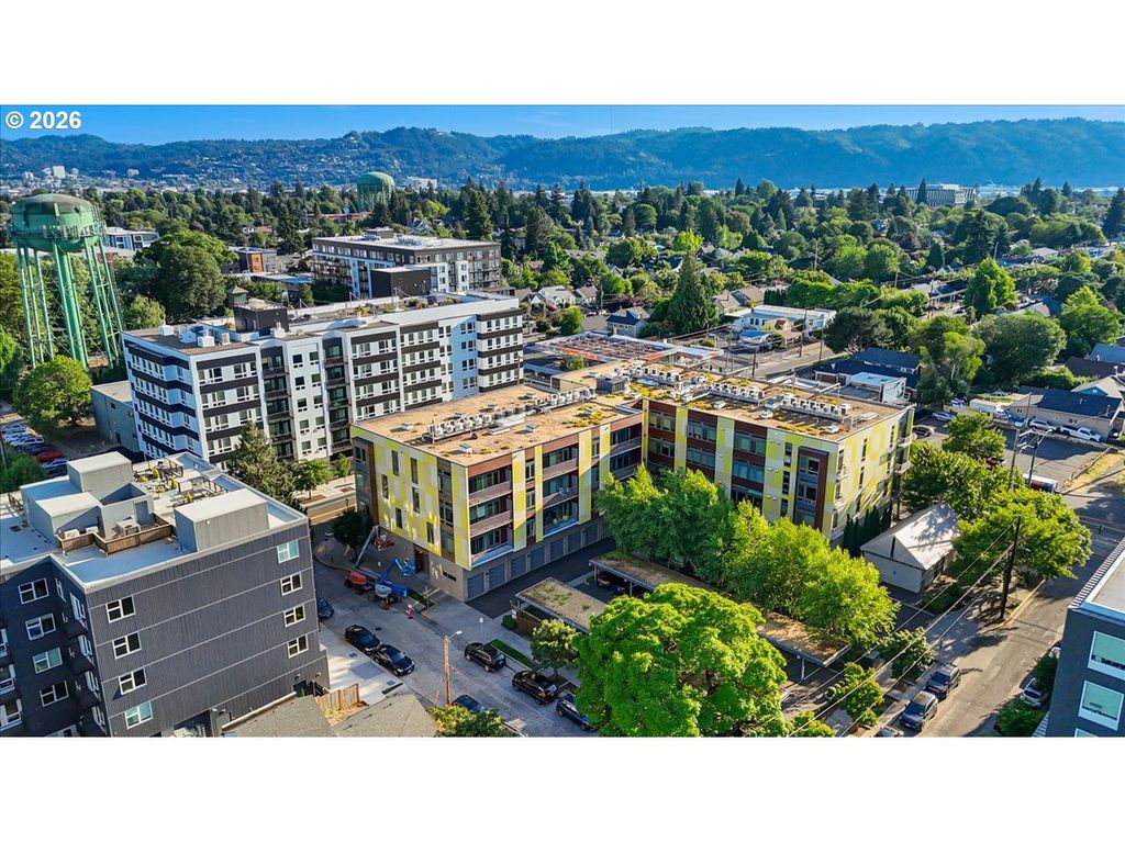 1455 N KILLINGSWORTH St 404, Portland, OR 97217