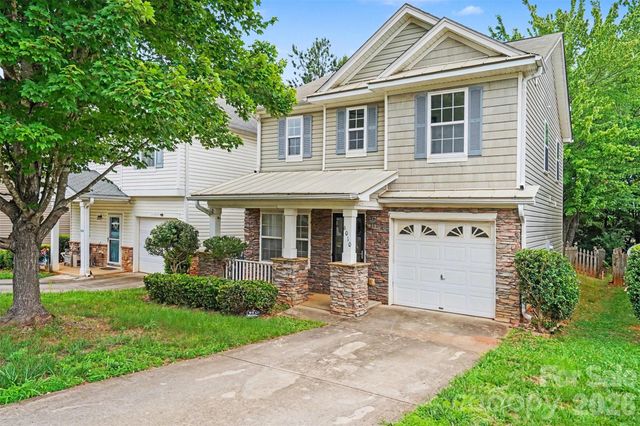 6010 Raisin Tree Lane, Charlotte, NC 28215