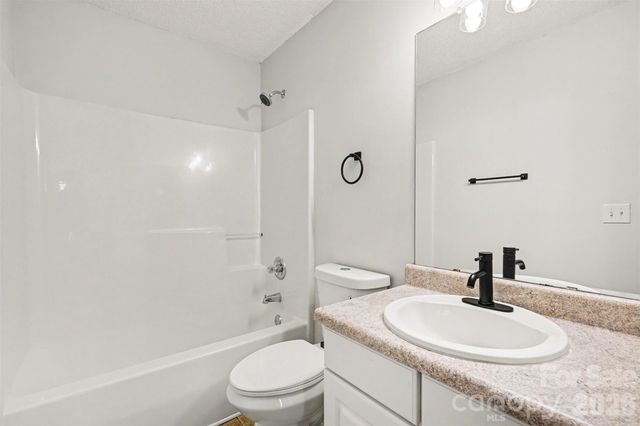 6010 Raisin Tree Lane, Charlotte, NC 28215