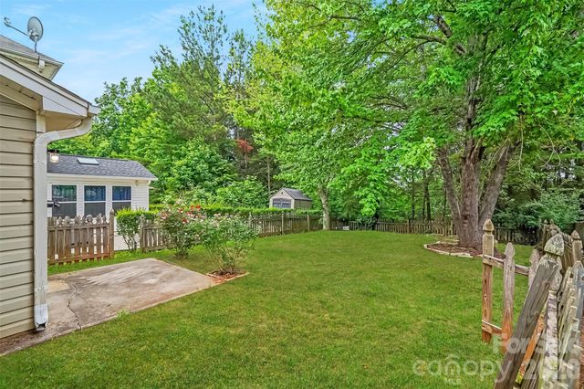 6010 Raisin Tree Lane, Charlotte, NC 28215