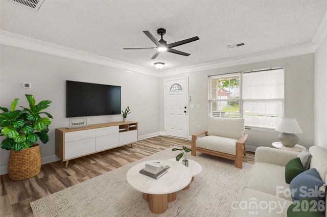 6010 Raisin Tree Lane, Charlotte, NC 28215