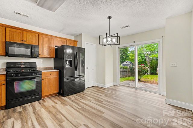 6010 Raisin Tree Lane, Charlotte, NC 28215