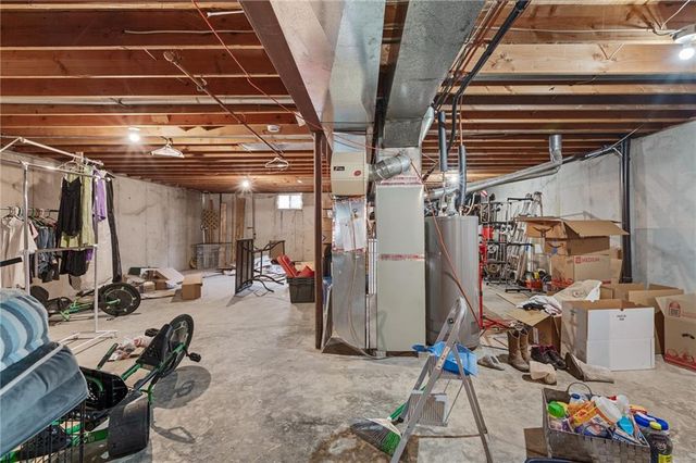 1204 NE Quail Walk Drive, Blue Springs, MO 64014