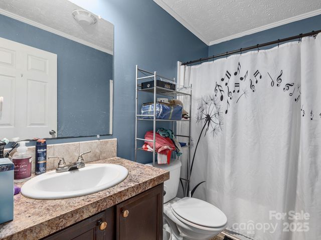 92 Suncrest Drive, Mars Hill, NC 28754