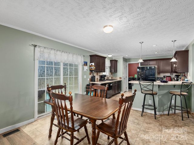 92 Suncrest Drive, Mars Hill, NC 28754