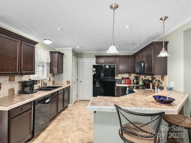 92 Suncrest Drive, Mars Hill, NC 28754