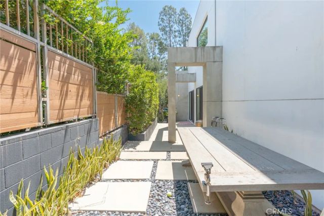 319 Camillo Road, Sierra Madre, CA 91024