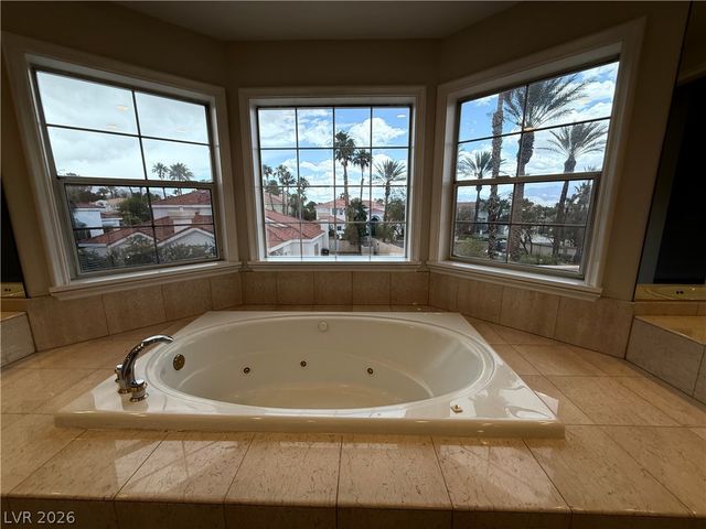 8112 Sapphire Bay Circle, Las Vegas, NV 89128