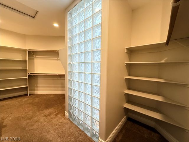 8112 Sapphire Bay Circle, Las Vegas, NV 89128
