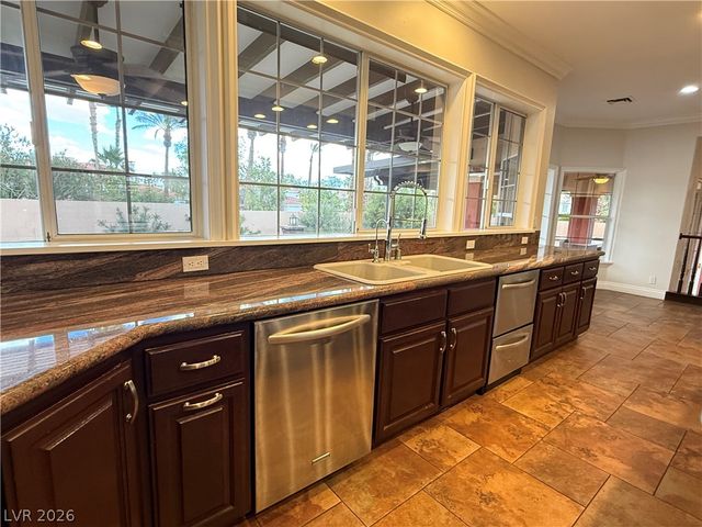 8112 Sapphire Bay Circle, Las Vegas, NV 89128