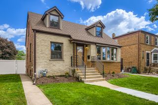 8841 S Utica Street, Evergreen Park, IL 60805