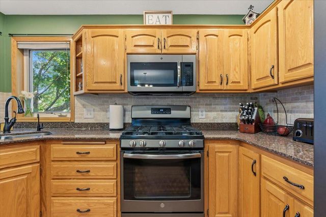 2813 88th Avenue NE, Blaine, MN 55449