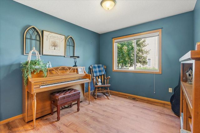 2813 88th Avenue NE, Blaine, MN 55449