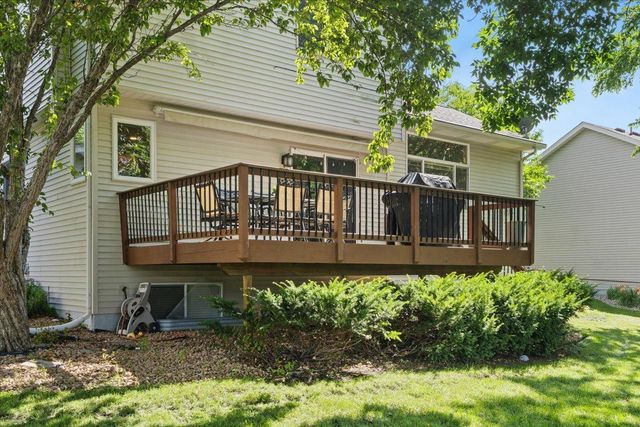 2813 88th Avenue NE, Blaine, MN 55449