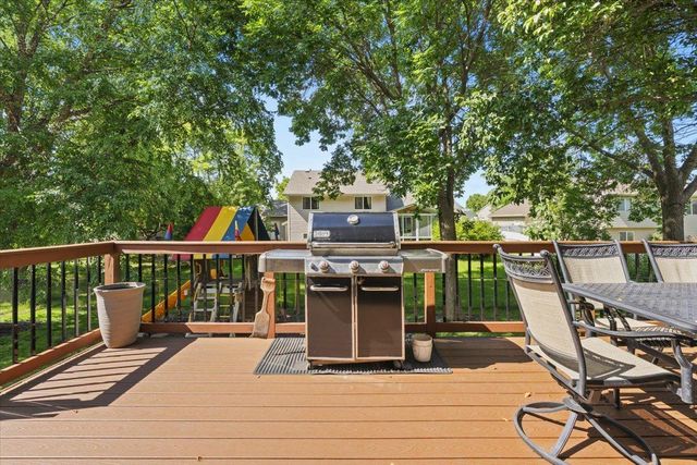2813 88th Avenue NE, Blaine, MN 55449