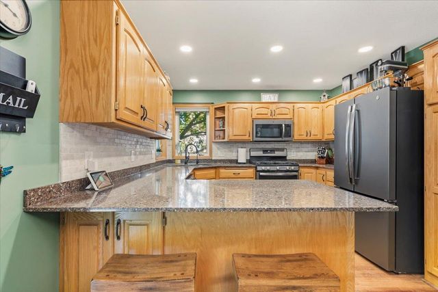 2813 88th Avenue NE, Blaine, MN 55449